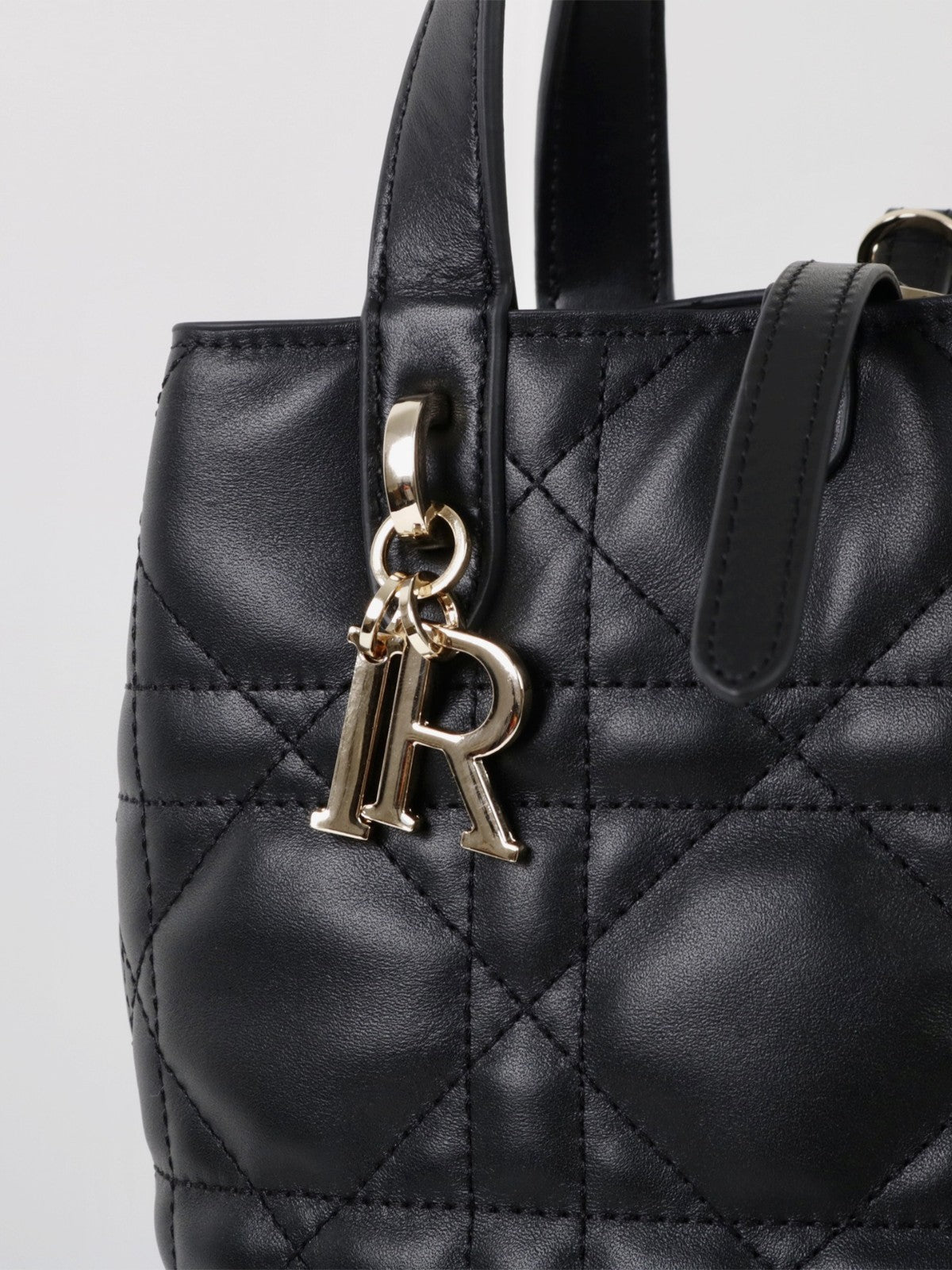 New women’s classic cowhide handbag