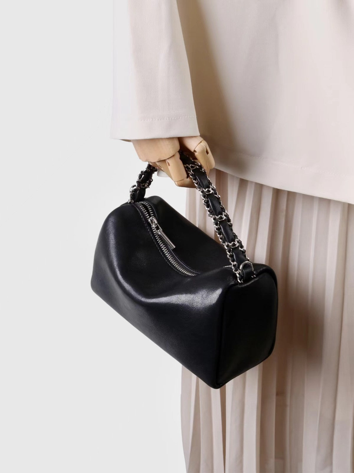 New high-end handbag