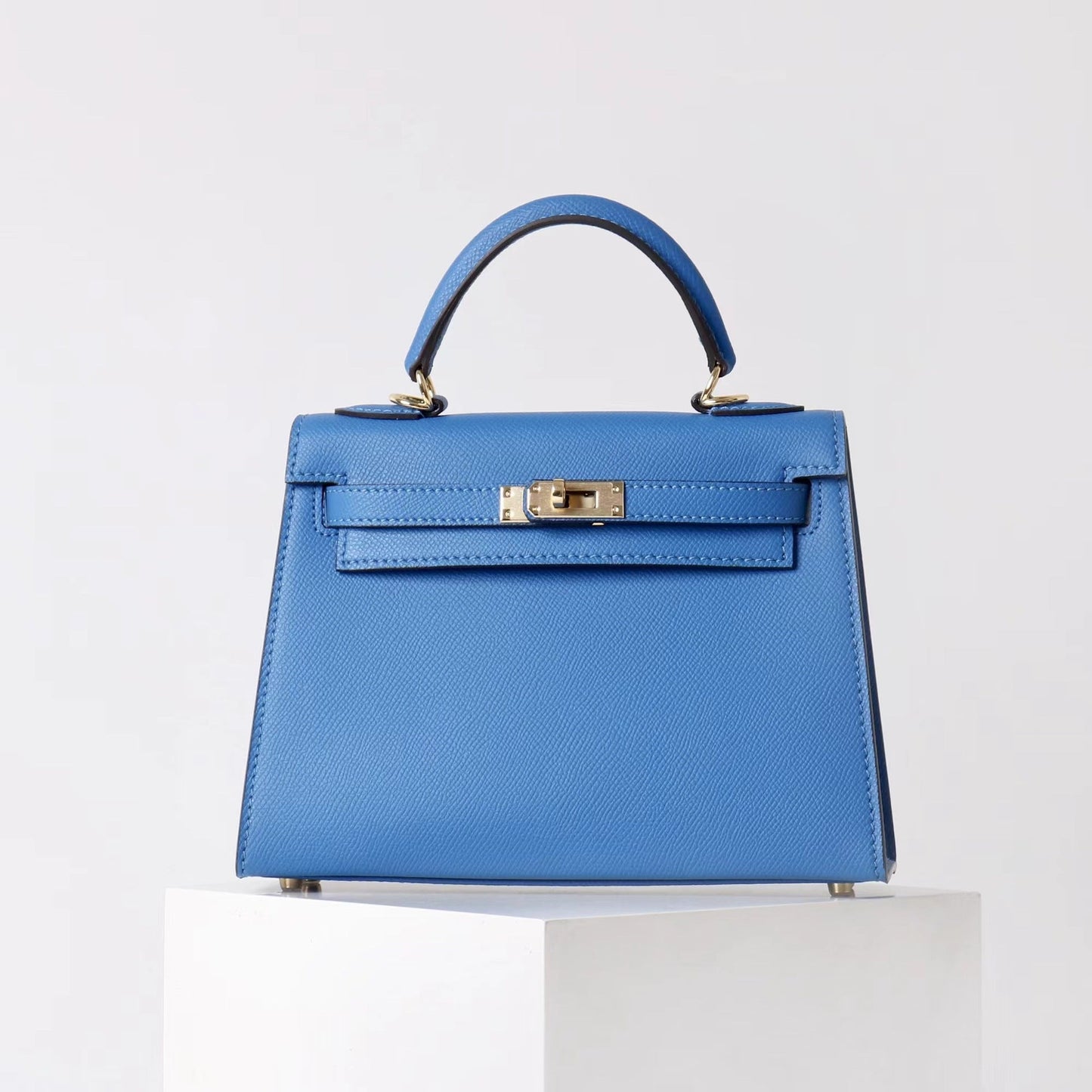 New Women’s Kelly Bag