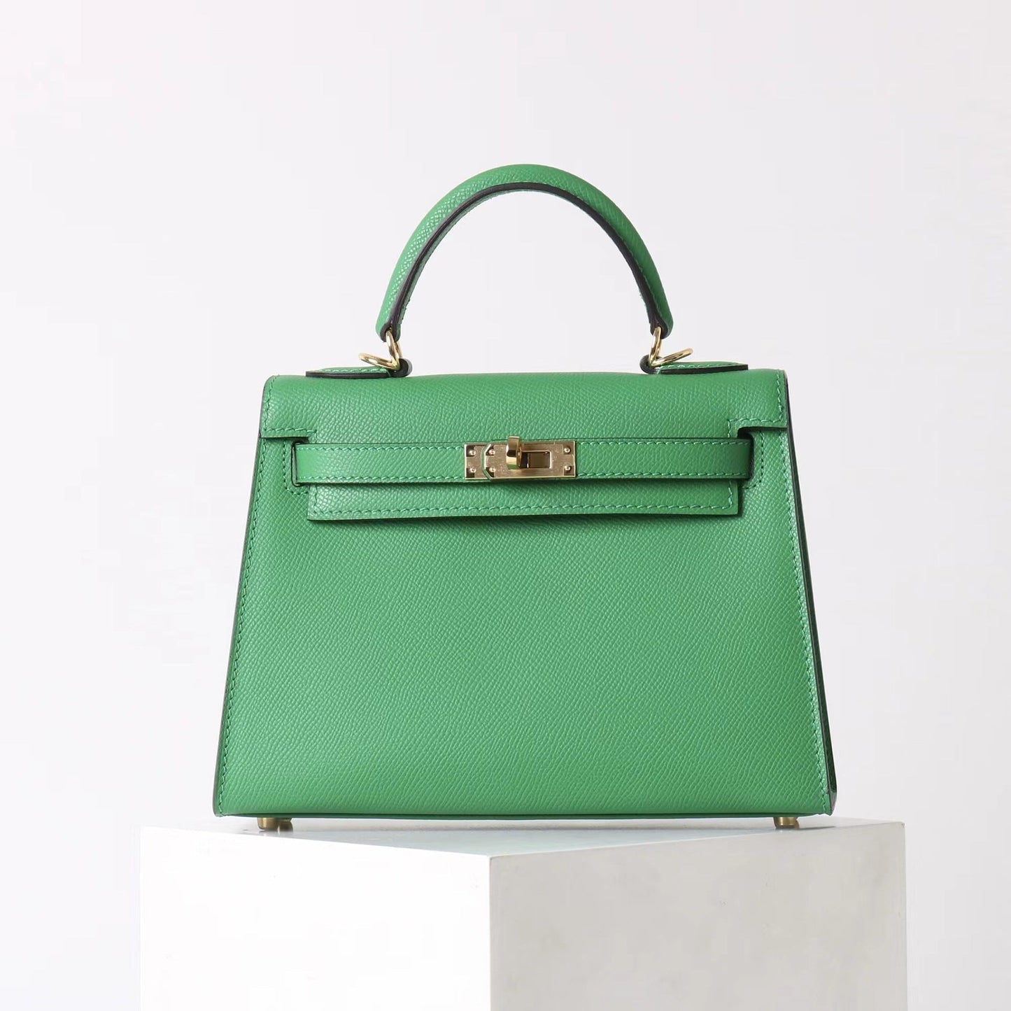 New Women’s Kelly Bag