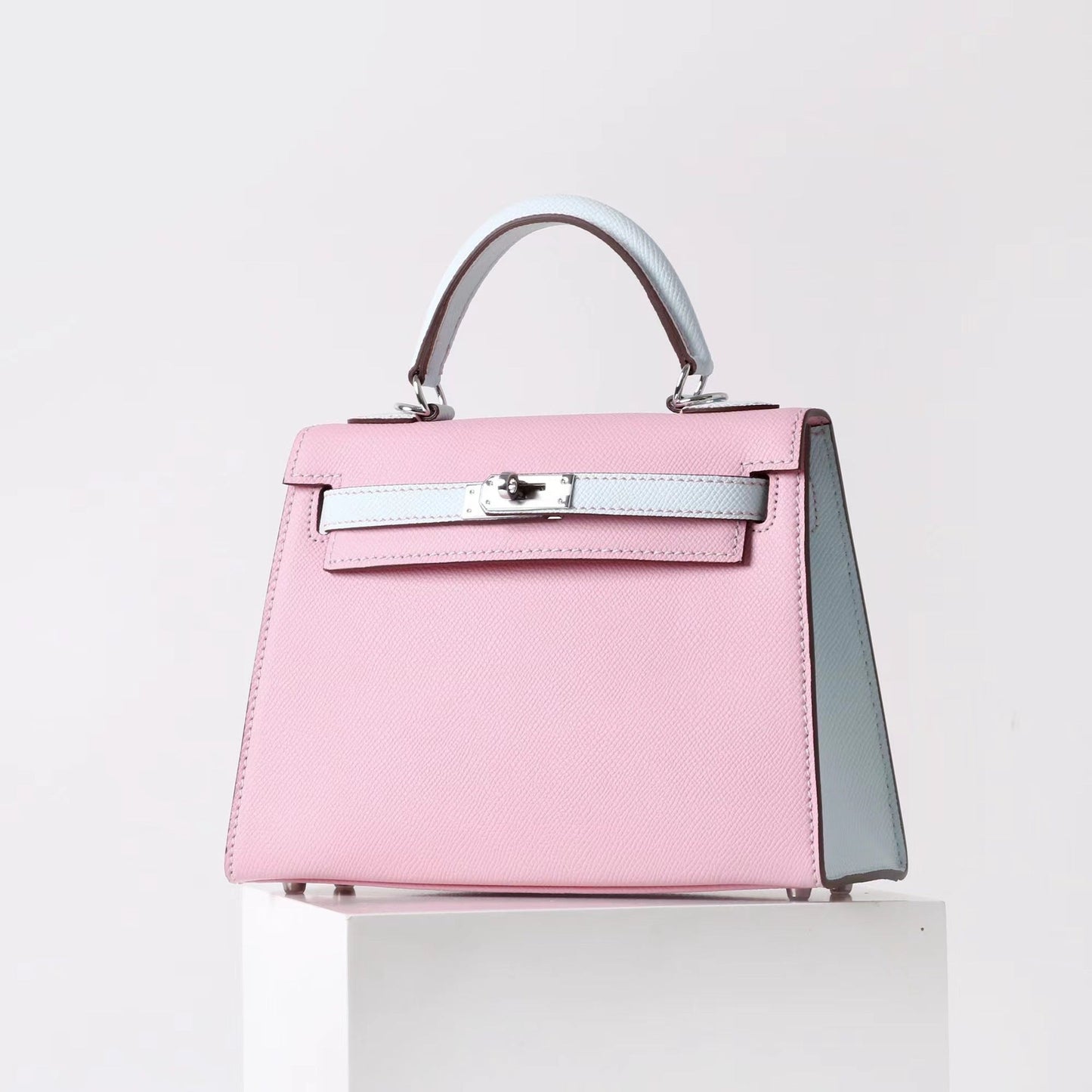 New Women’s Kelly Bag