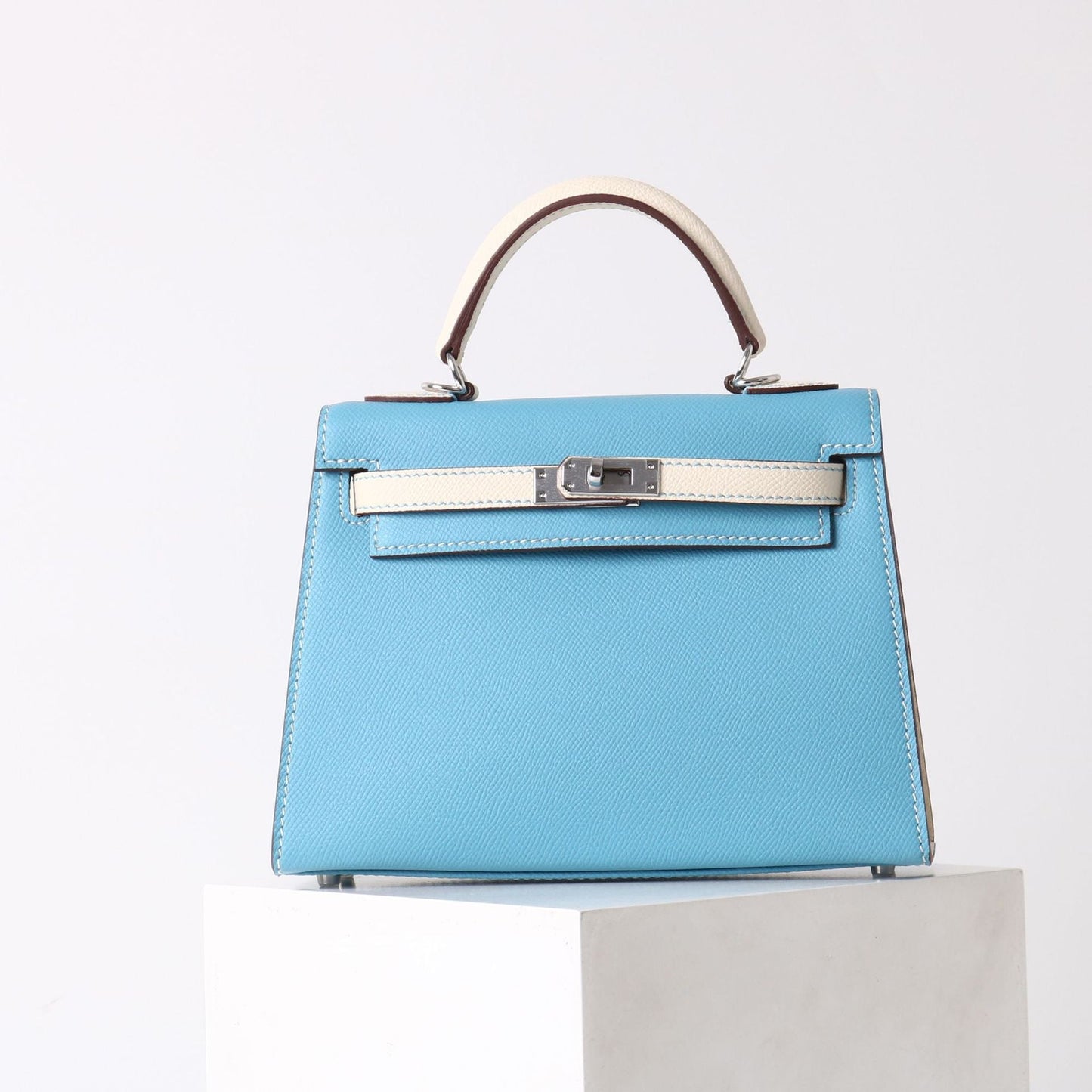 New Women’s Kelly Bag