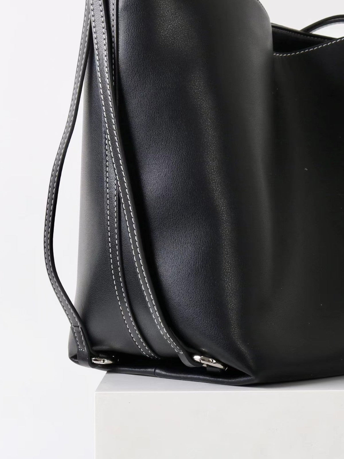 New Women’s Large Carrying Bag