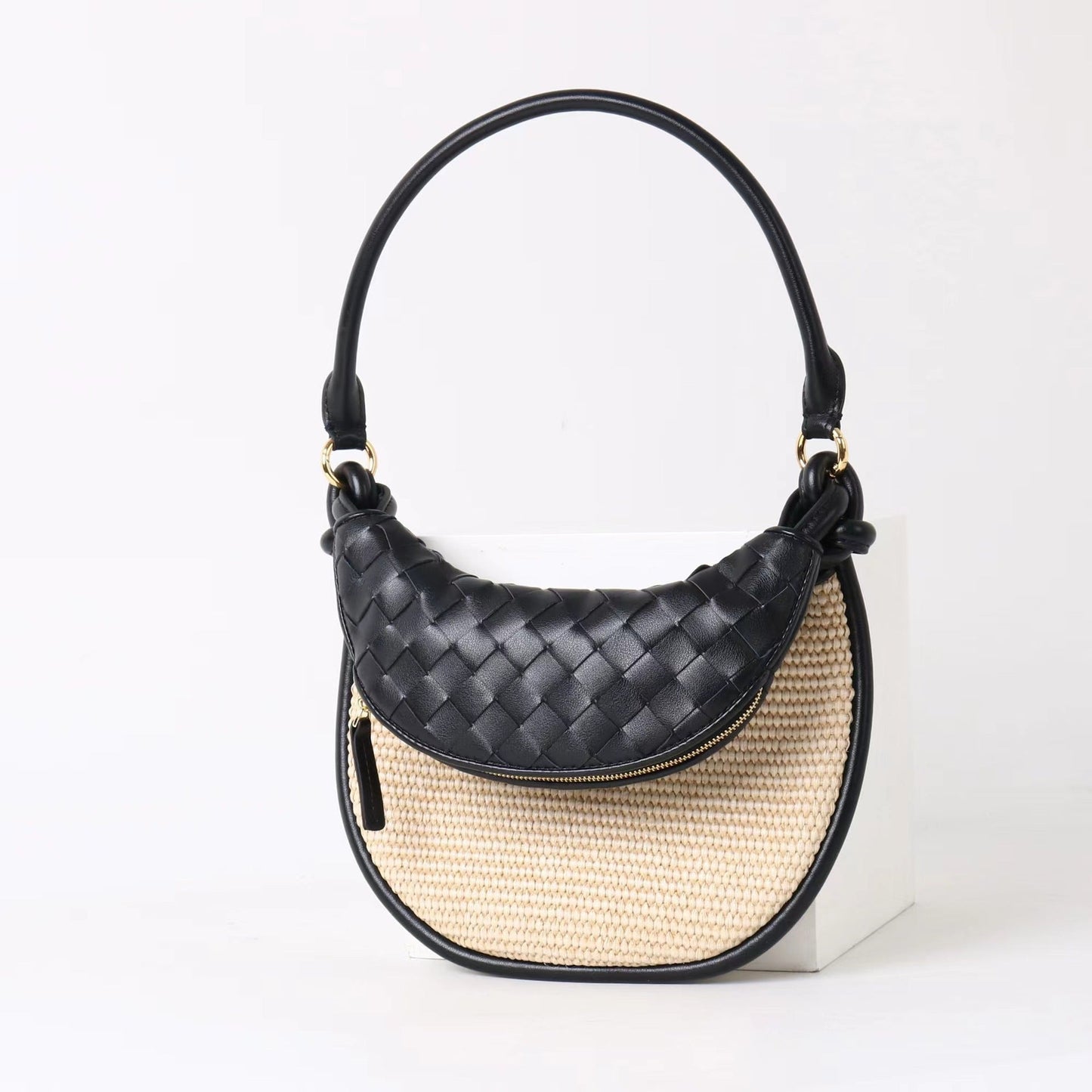 New women’s straw-woven moon bag