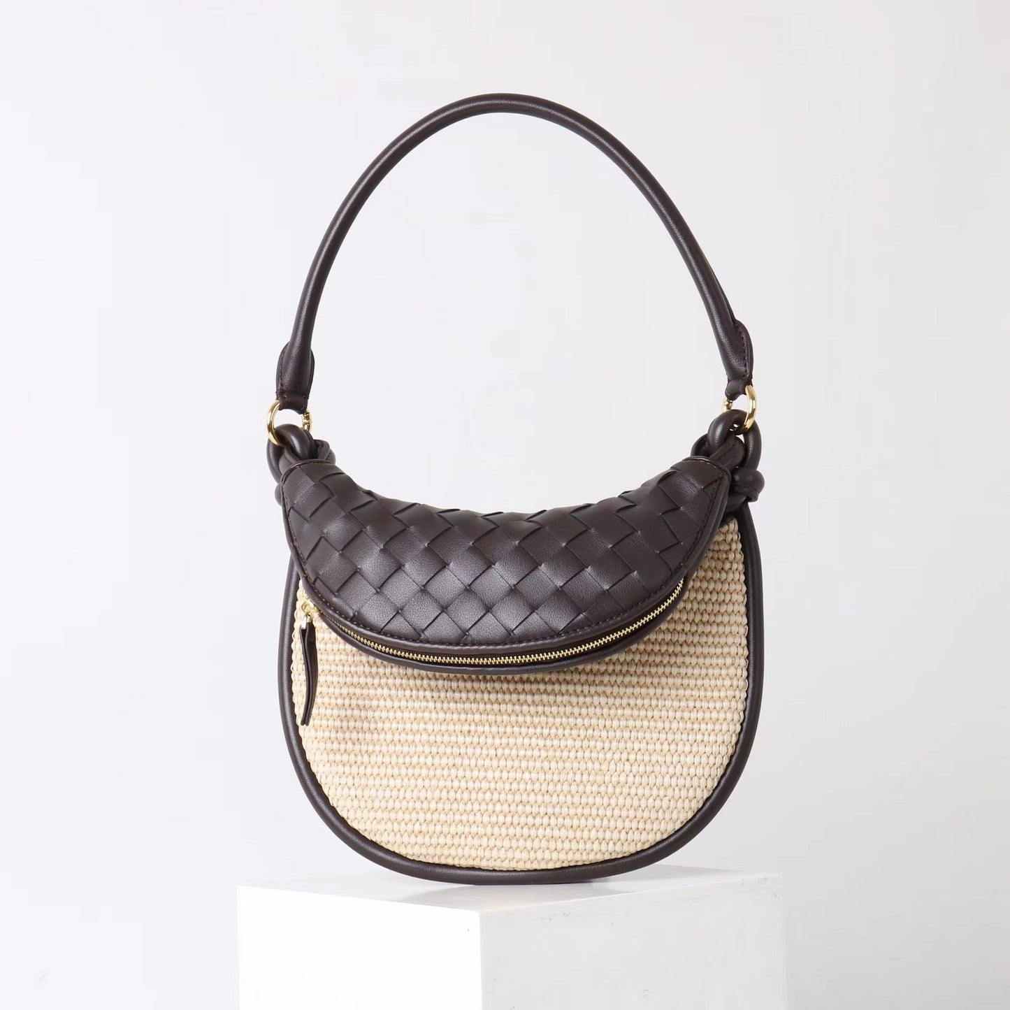 New women’s straw-woven moon bag