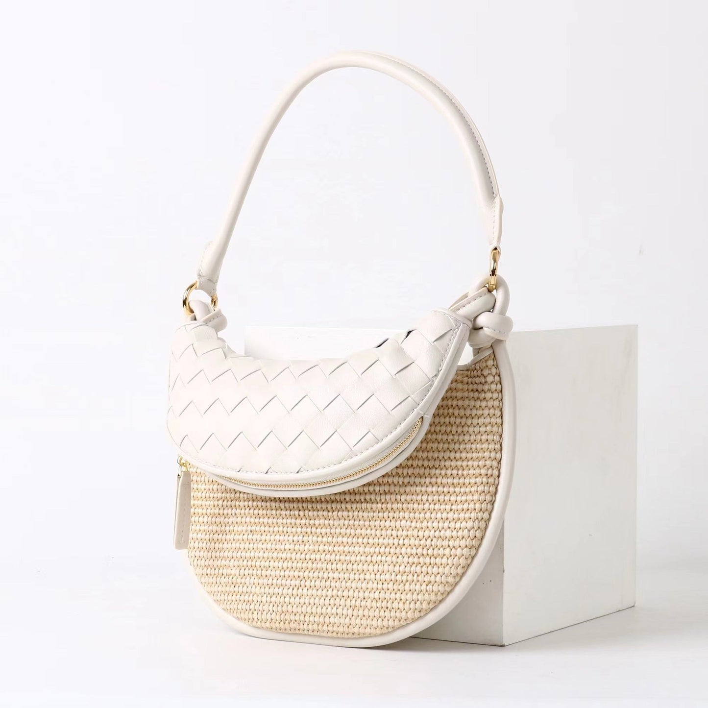 New women’s straw-woven moon bag