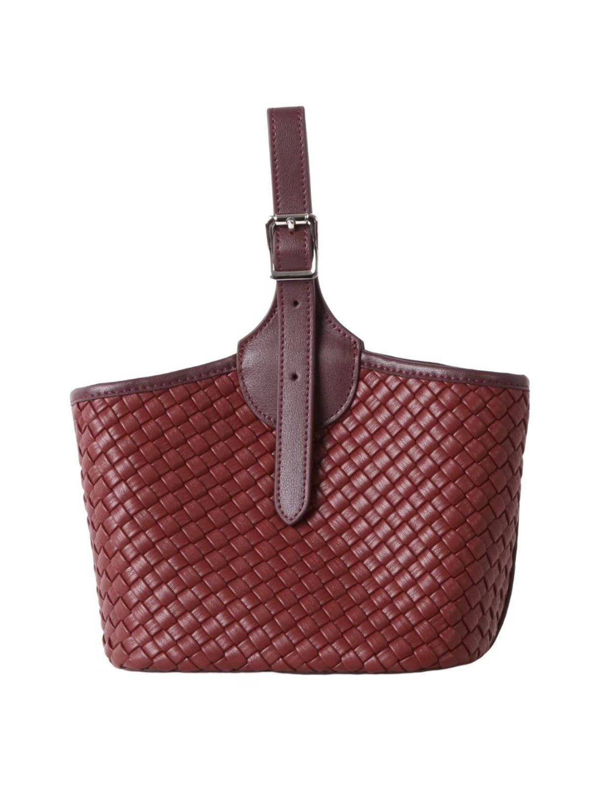 Women’s braided basket bag