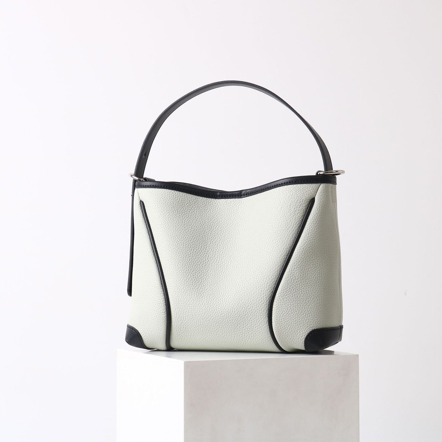 Women’s Classic Bucket Bag