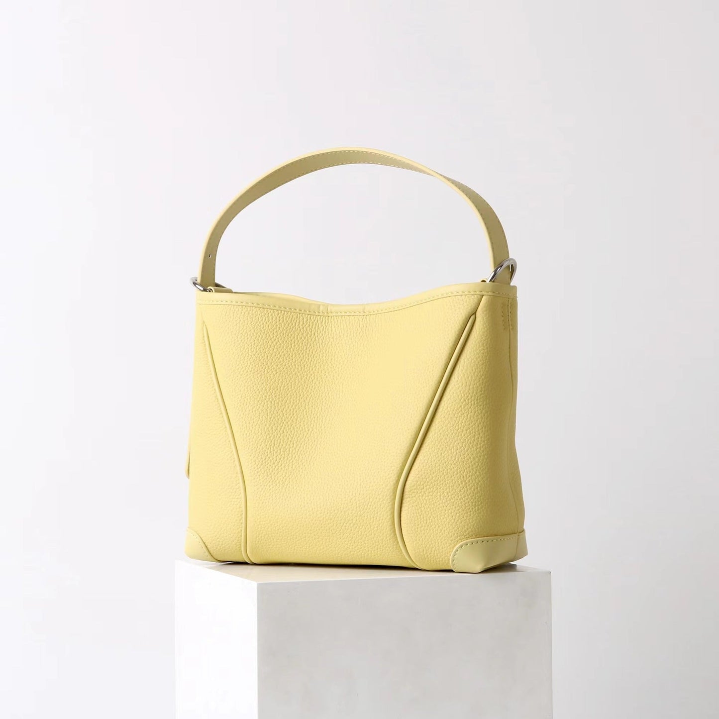 Women’s Classic Bucket Bag