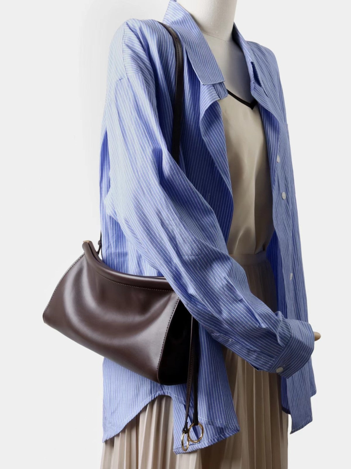 Women’s classic shoulder bag