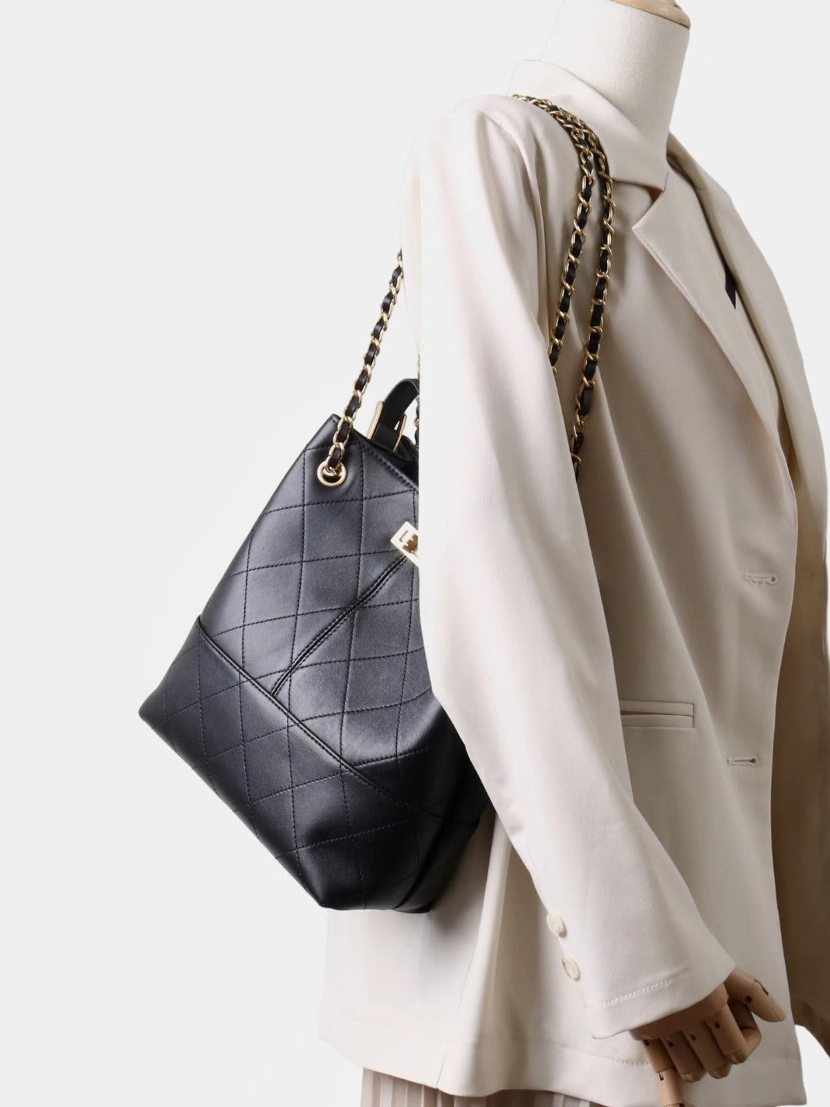 Women’s Classic Style Frosted Sheepskin Exquisite Shoulder Bag