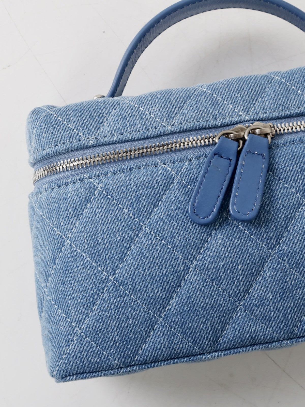 Women’s denim small square bag
