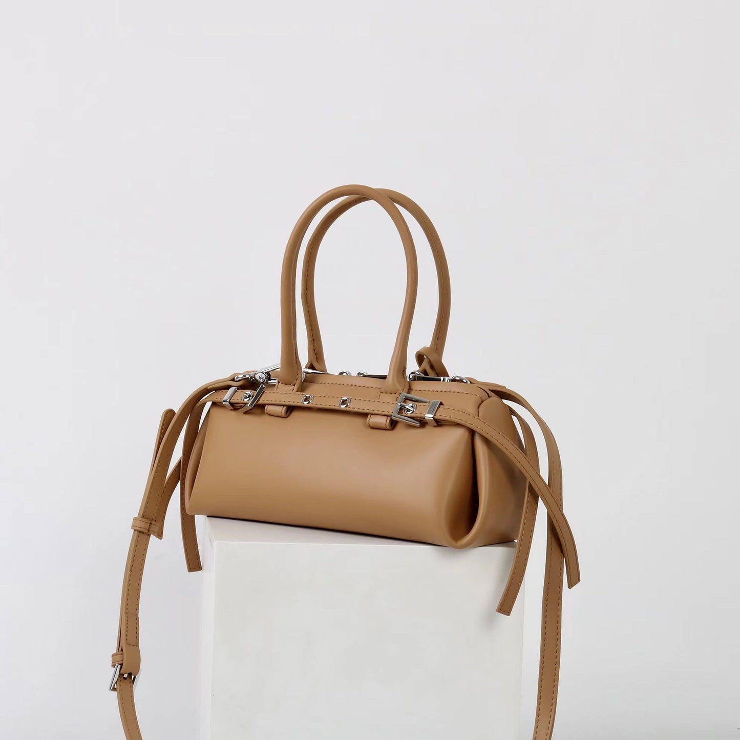 Women’s exquisite handbag
