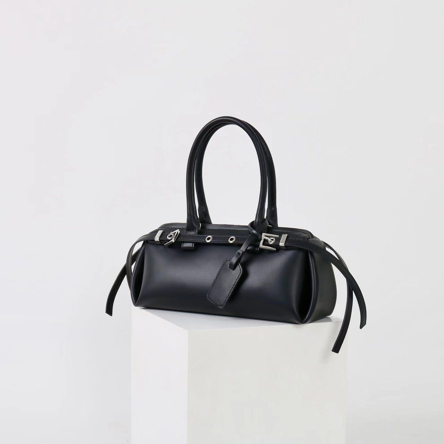 Women’s exquisite handbag