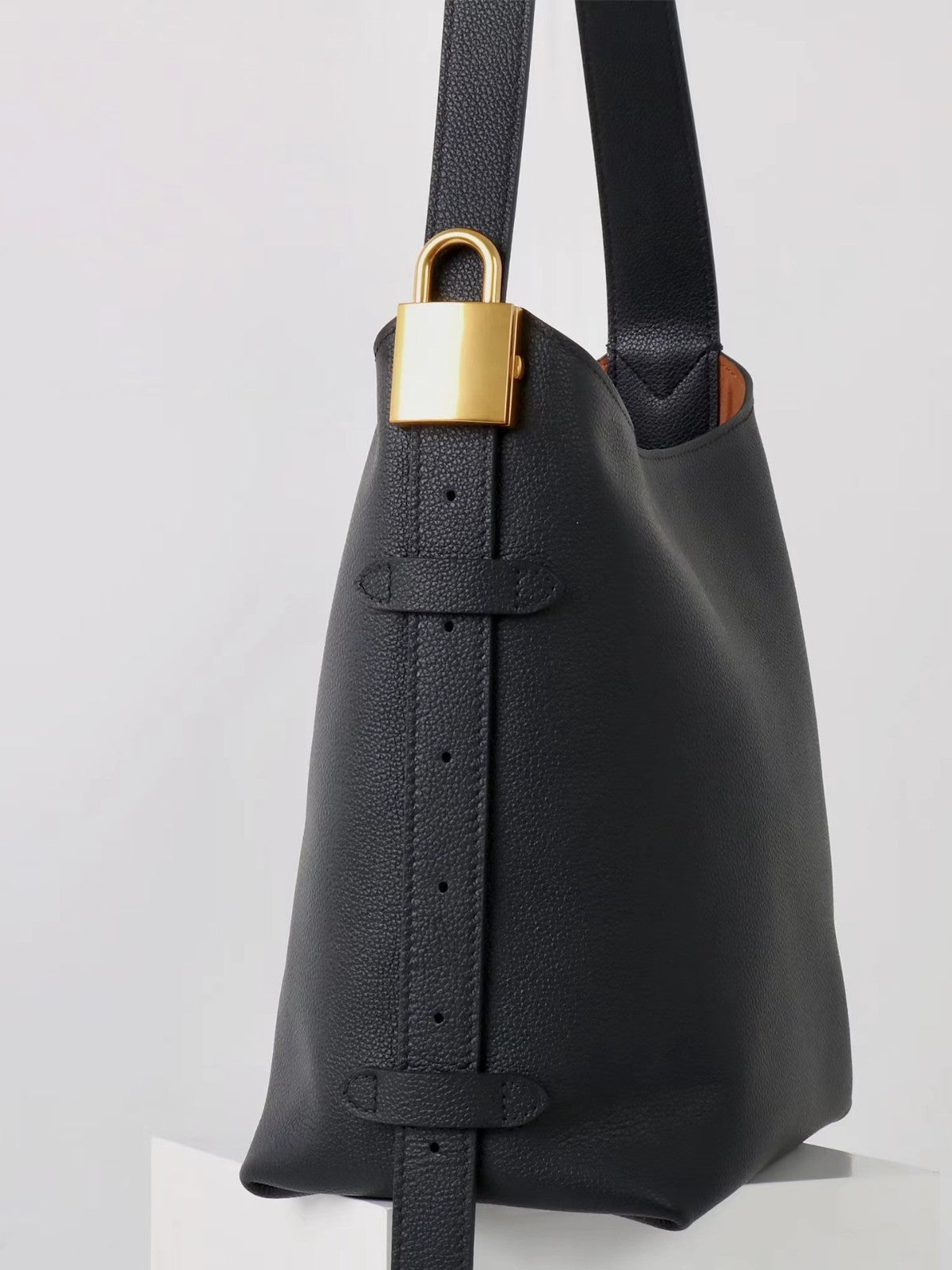 Women’s hobo bag