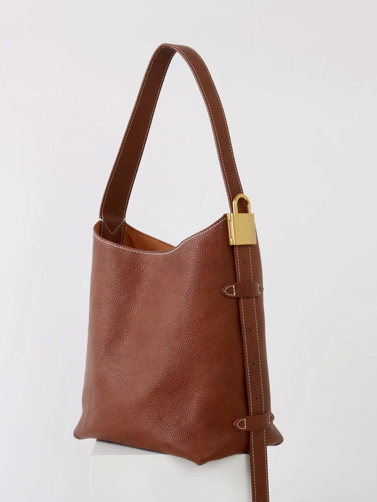 Women’s hobo bag