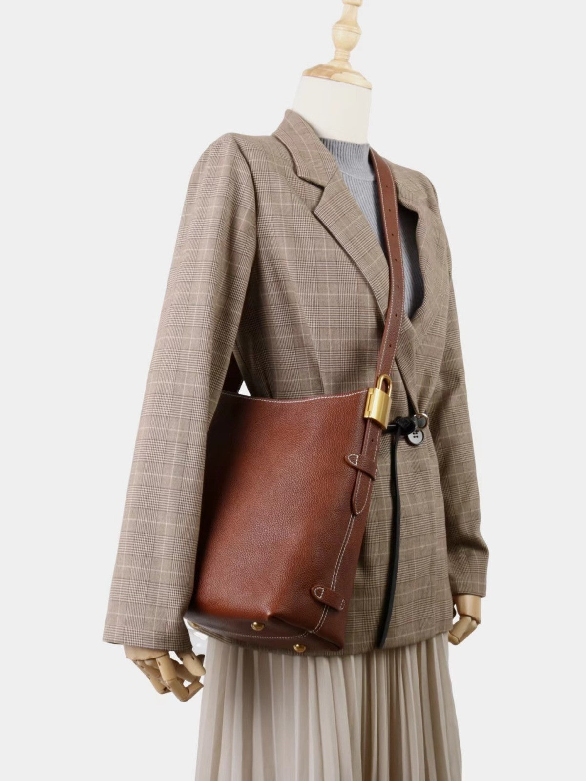 Women’s hobo bag