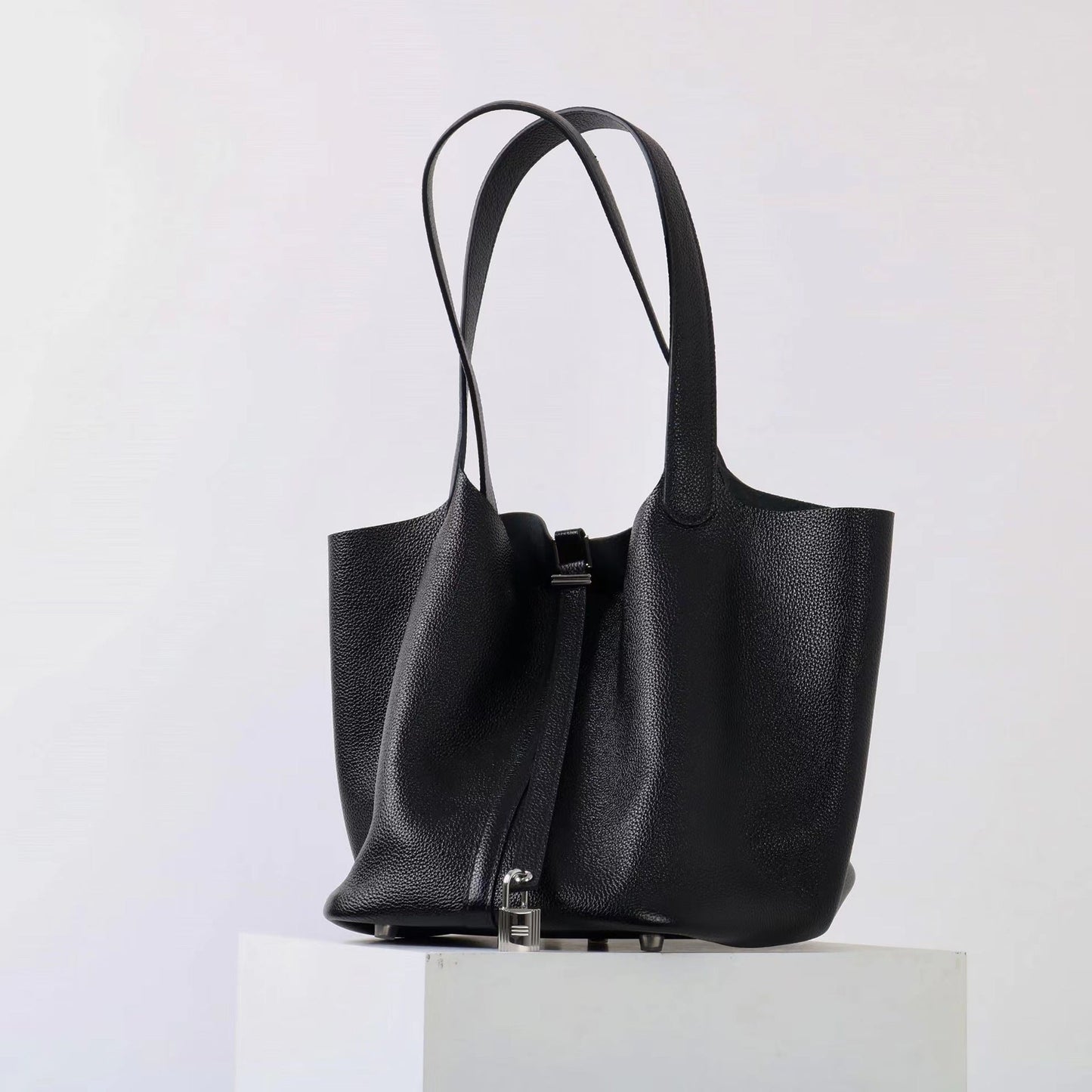 Womens Large-capacity handbag