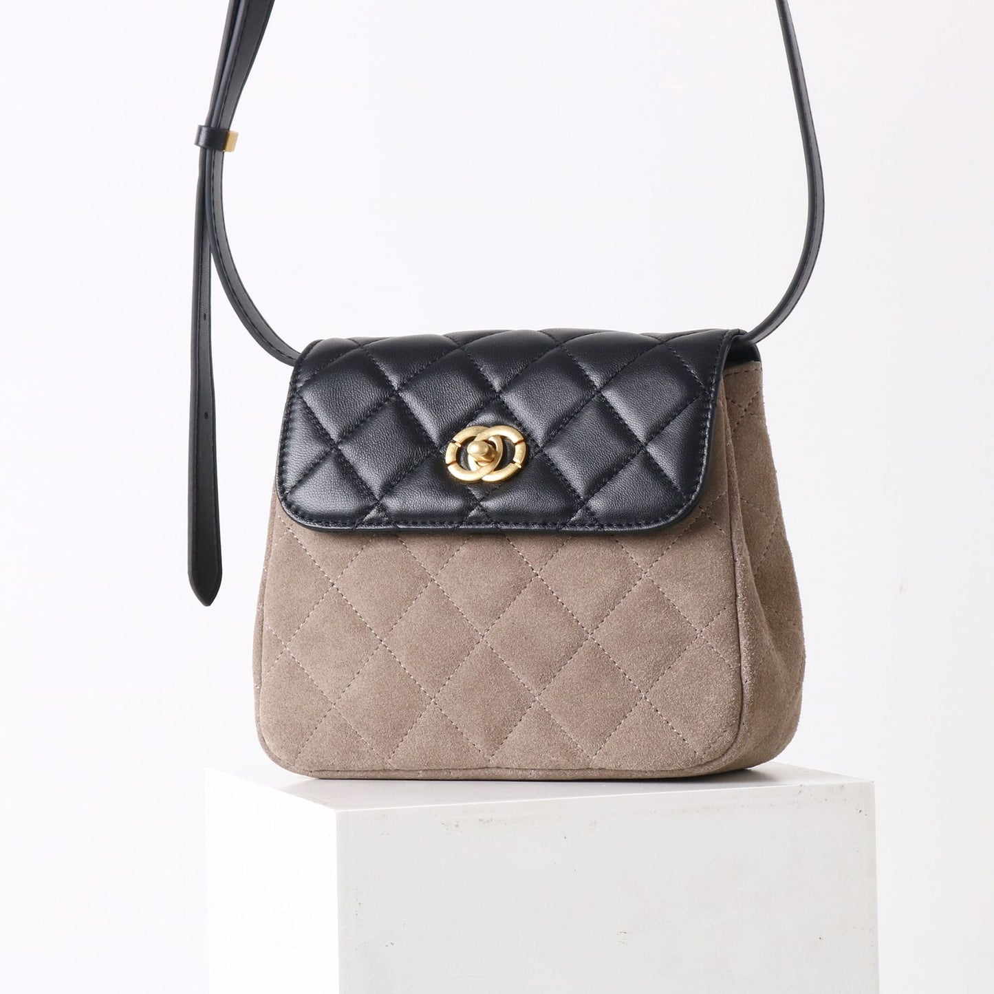Women’s Little Flavor Frosted Sheepskin Exquisite Bag