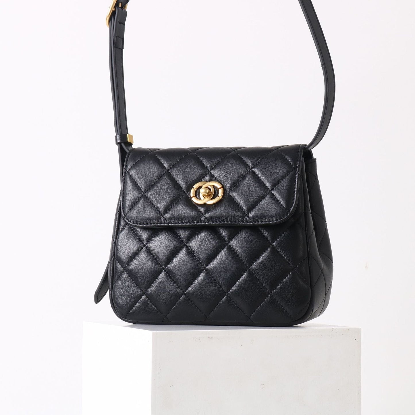 Women’s Little Flavor Frosted Sheepskin Exquisite Bag