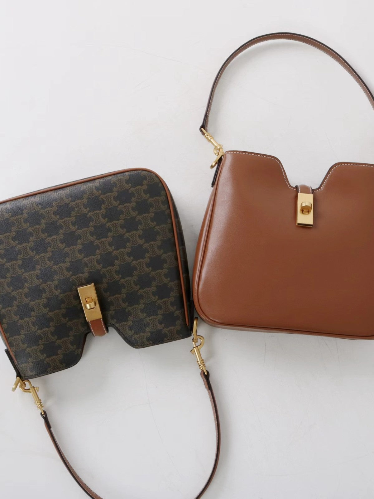Women’s new clasp handbag