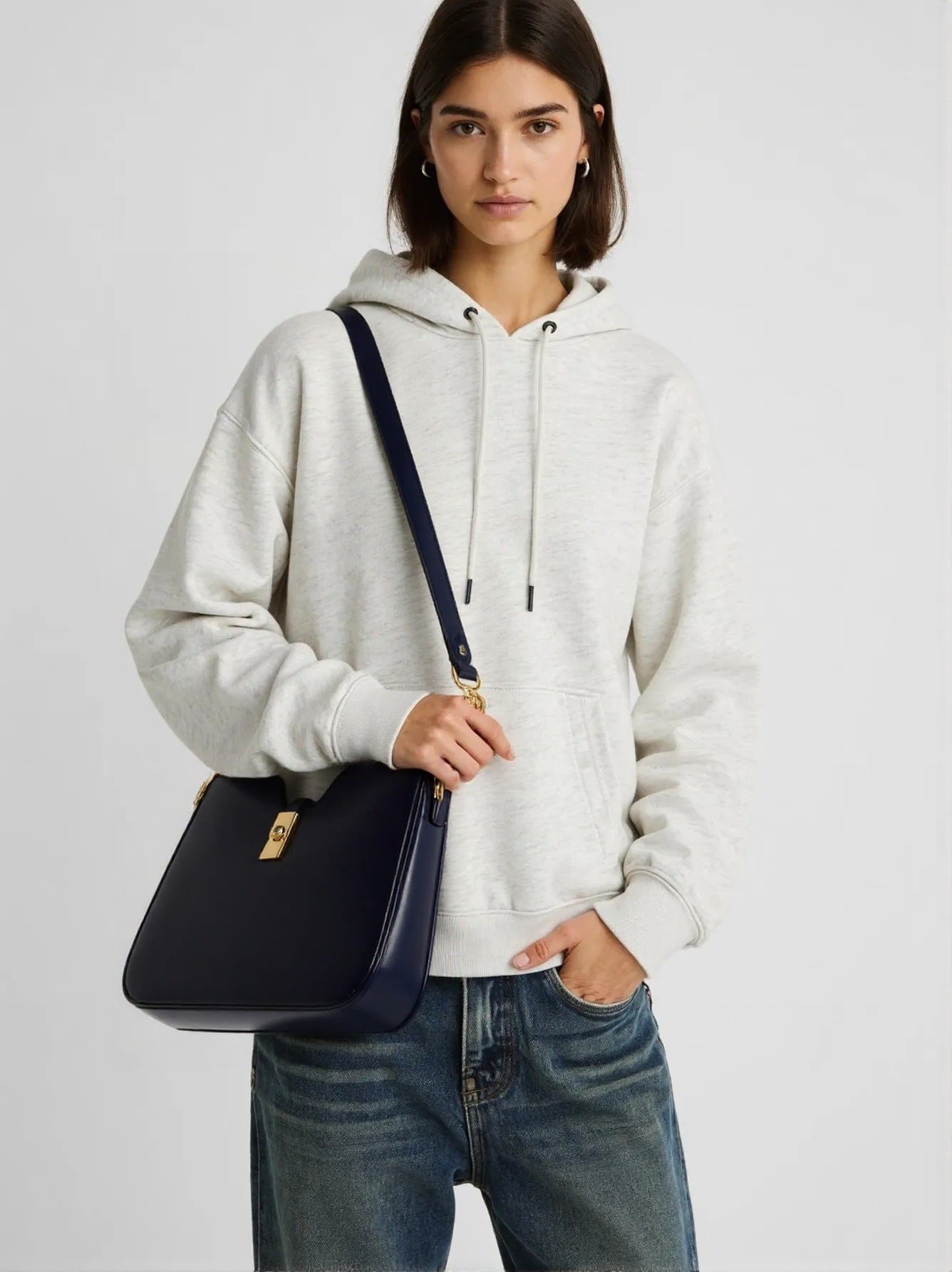 Women’s new clasp handbag
