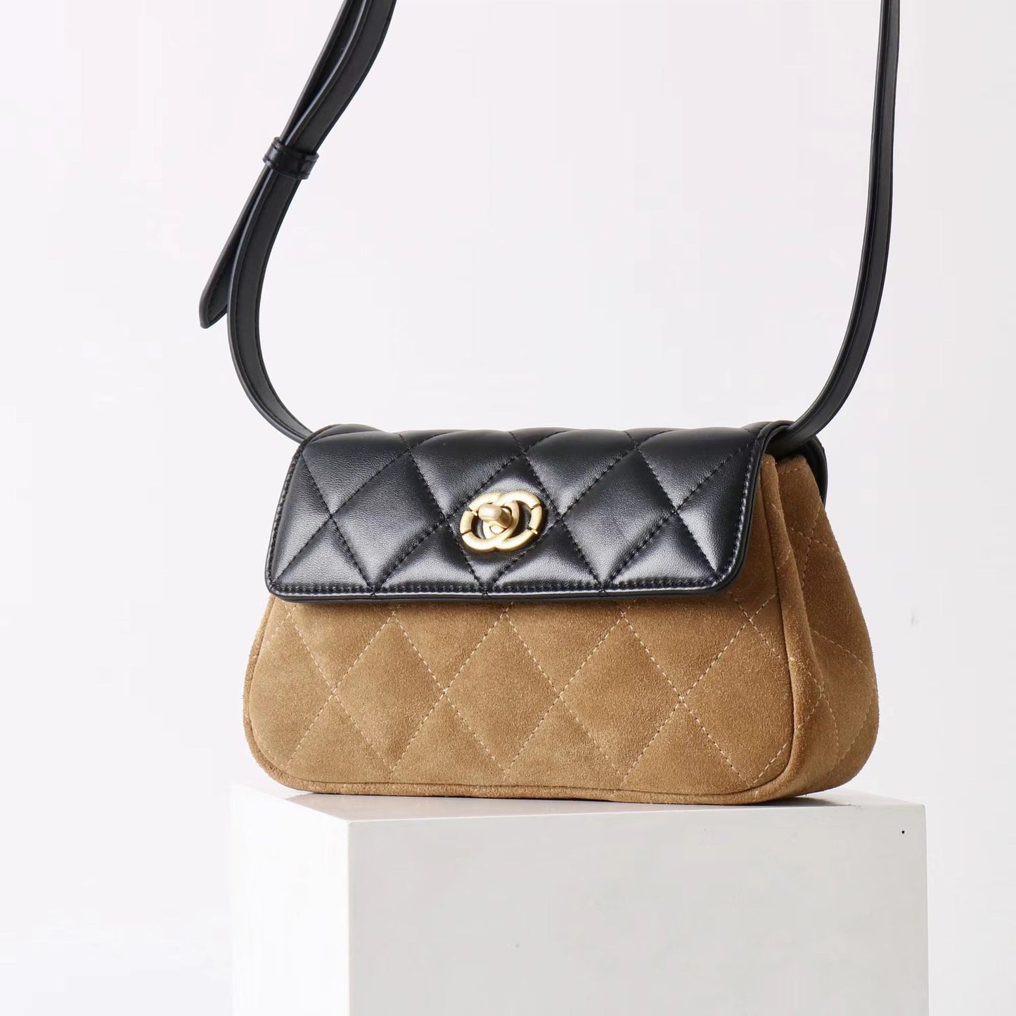 Women’s new sheepskin one-shoulder crossbody bag