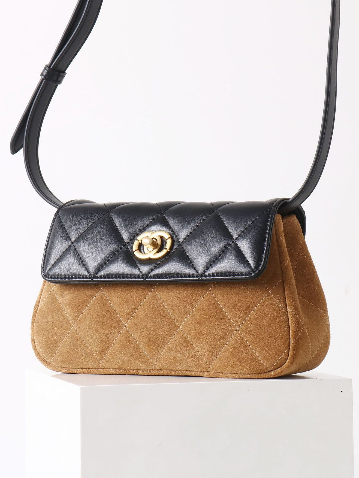 Women’s new sheepskin one-shoulder crossbody bag
