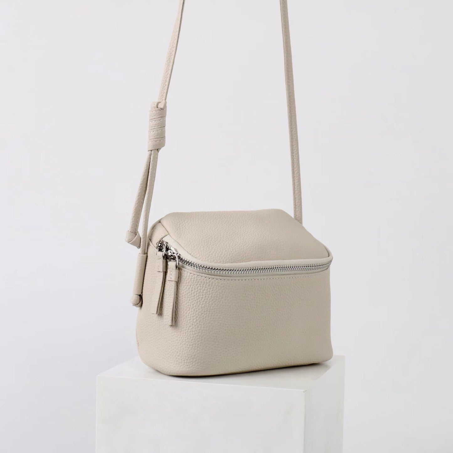 Women’s top crossbody bag