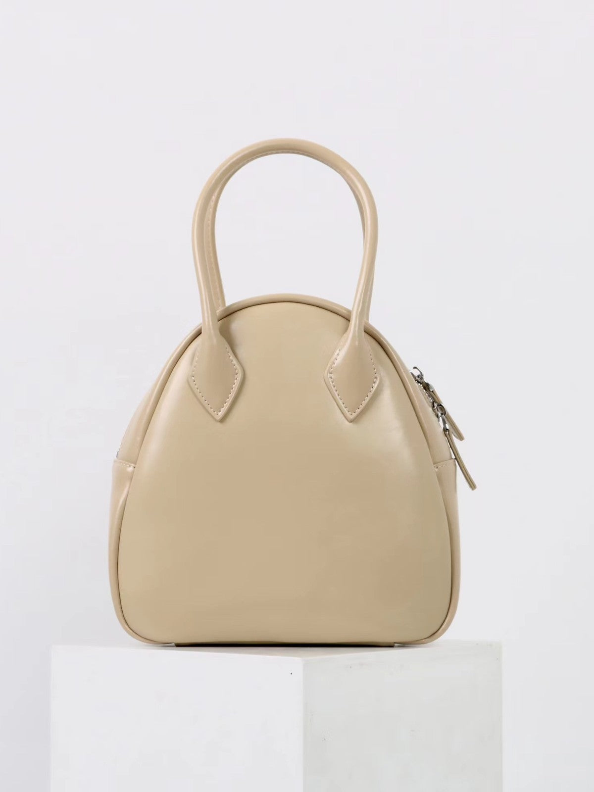 Women’s classic shell bag