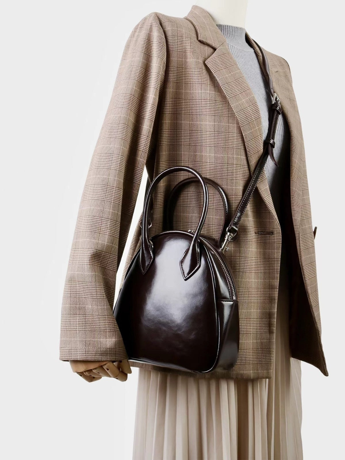 Women’s classic shell bag