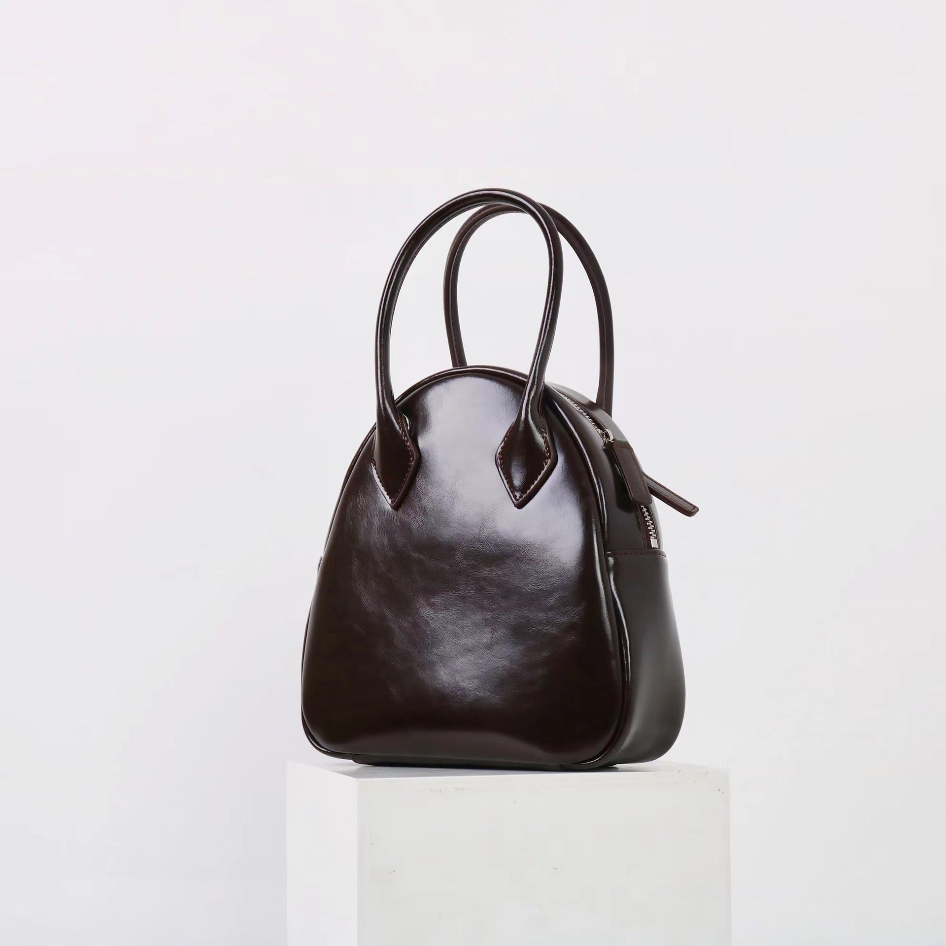 Women’s classic shell bag