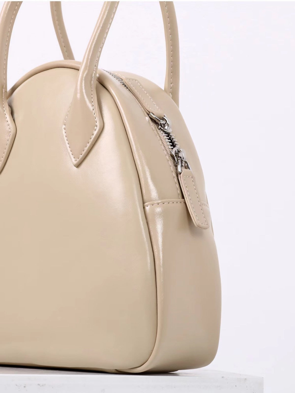 Women’s classic shell bag