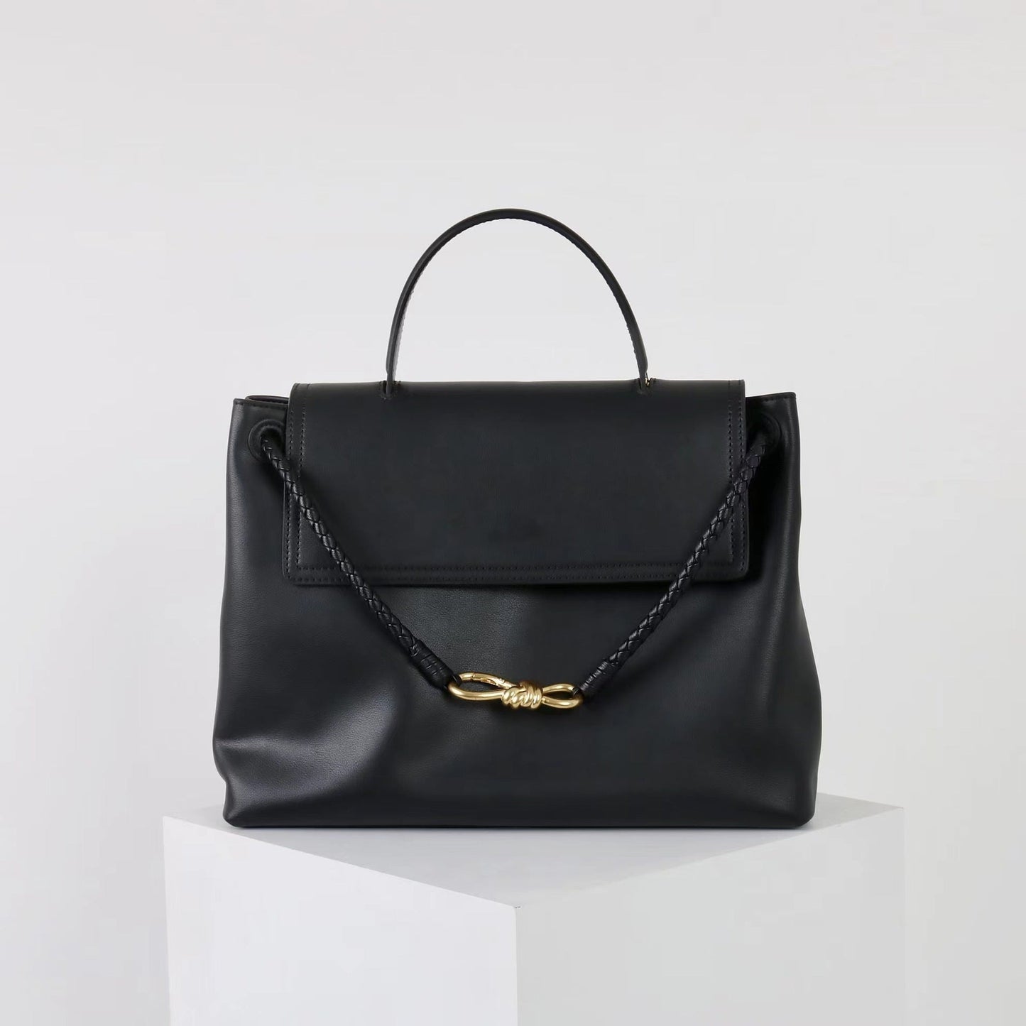 Women’s cowhide tote bag