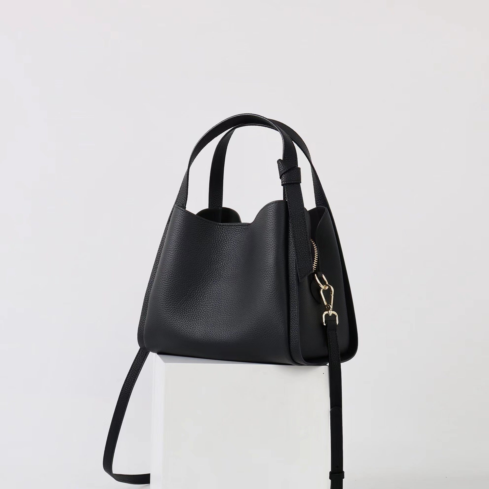 Women’s first-layer handbag