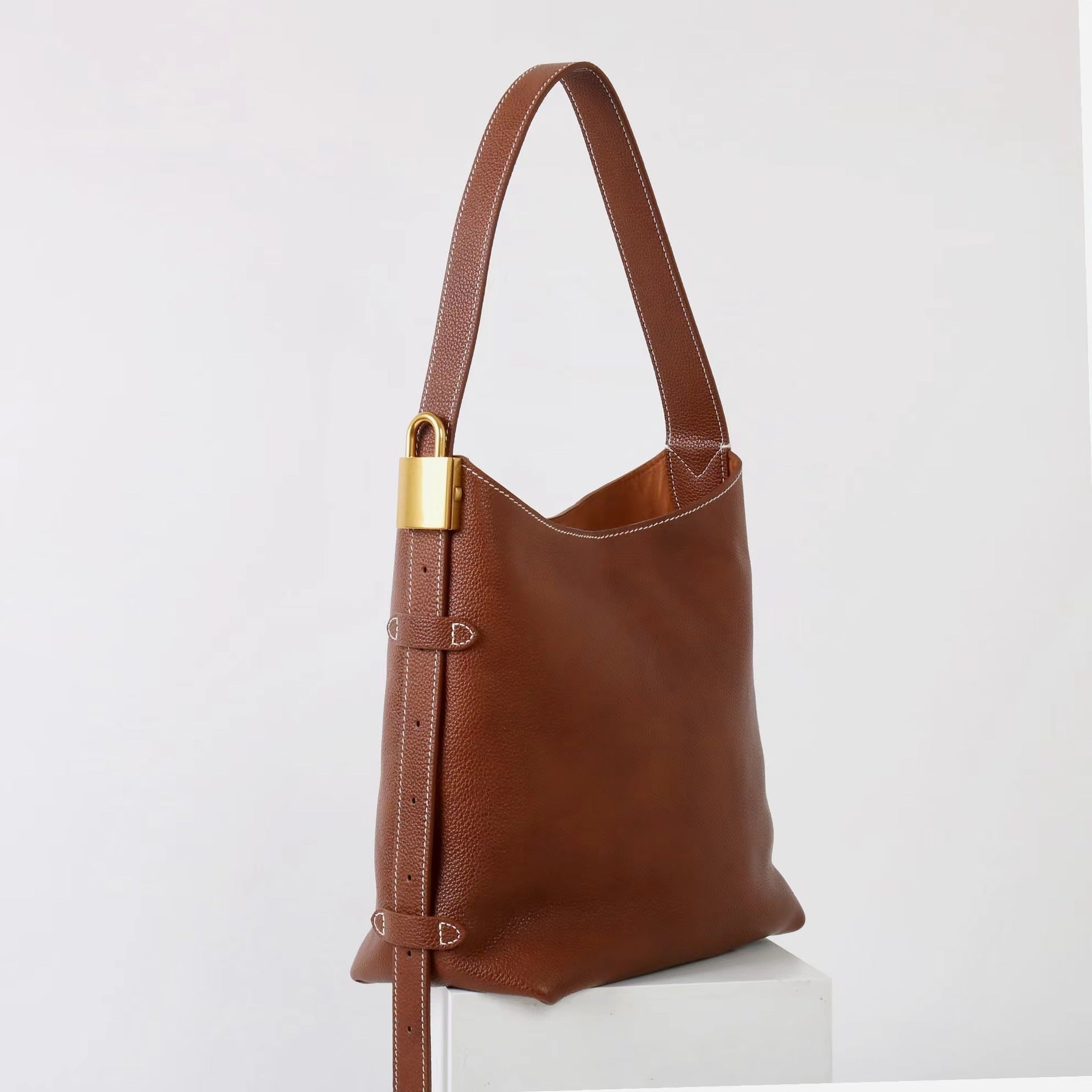 Women’s hobo bag