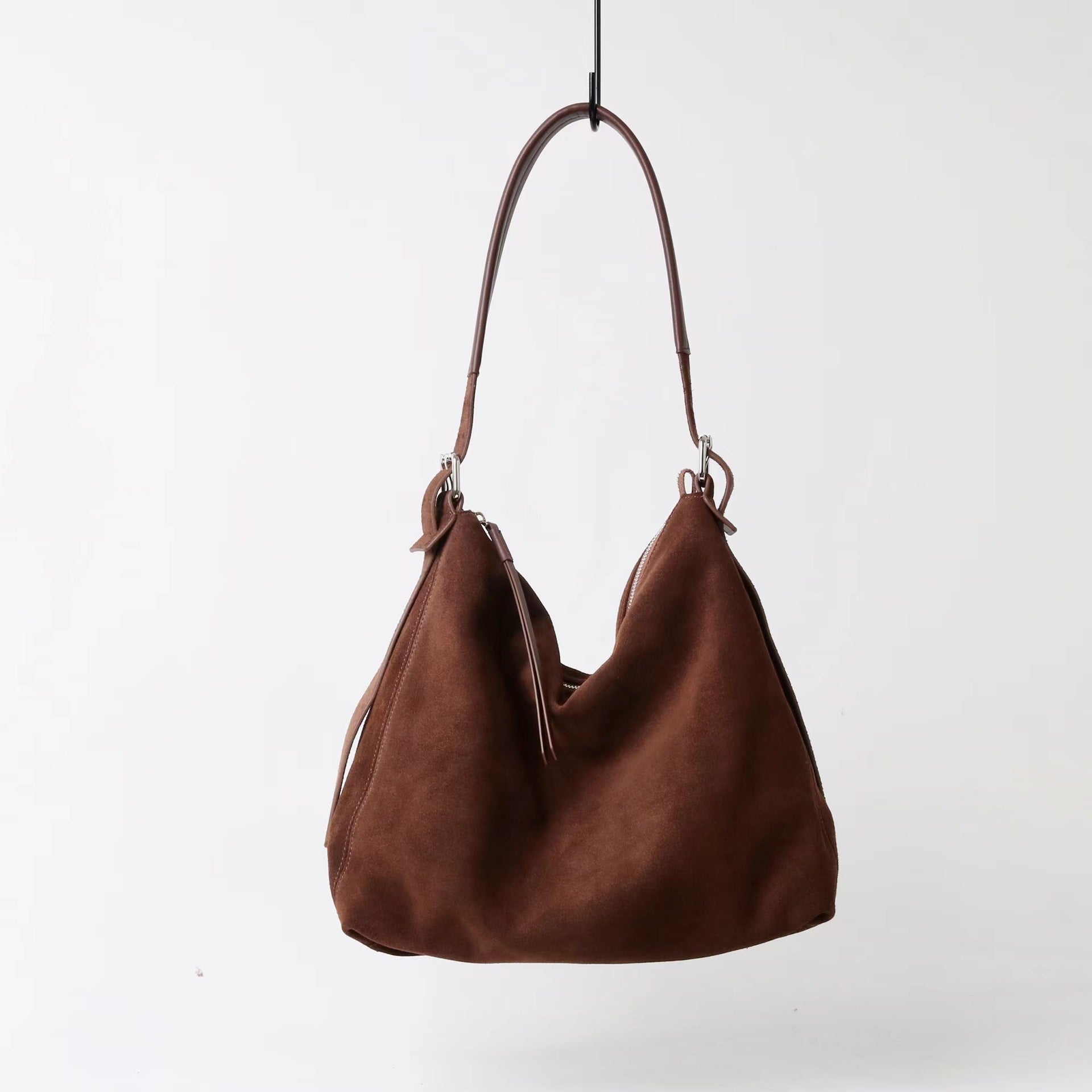 Women’s matte water bucket bag