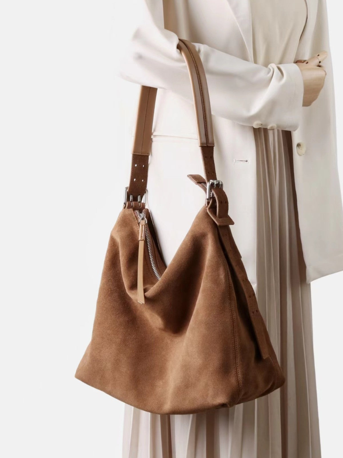 Women’s matte water bucket bag