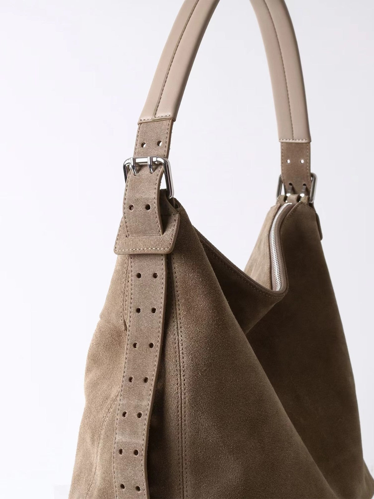 Women’s matte water bucket bag