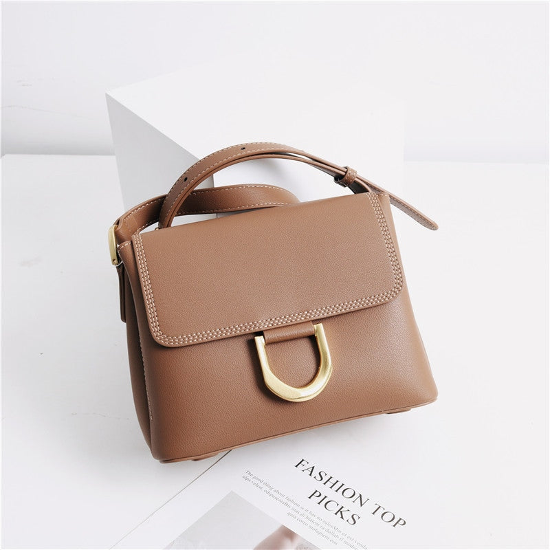 Small Saddle In Grainy Calfskin Leather