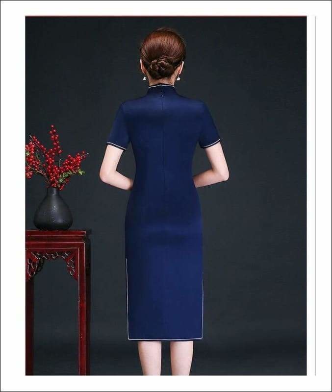 Winnal Floral Embrodiered Midi Long Cheongsam / Qipao Wedding Dress