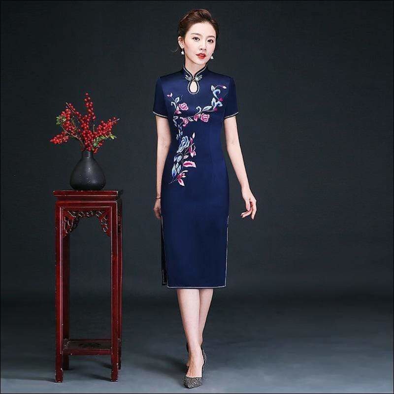 Winnal Floral Embrodiered Midi Long Cheongsam / Qipao Wedding Dress
