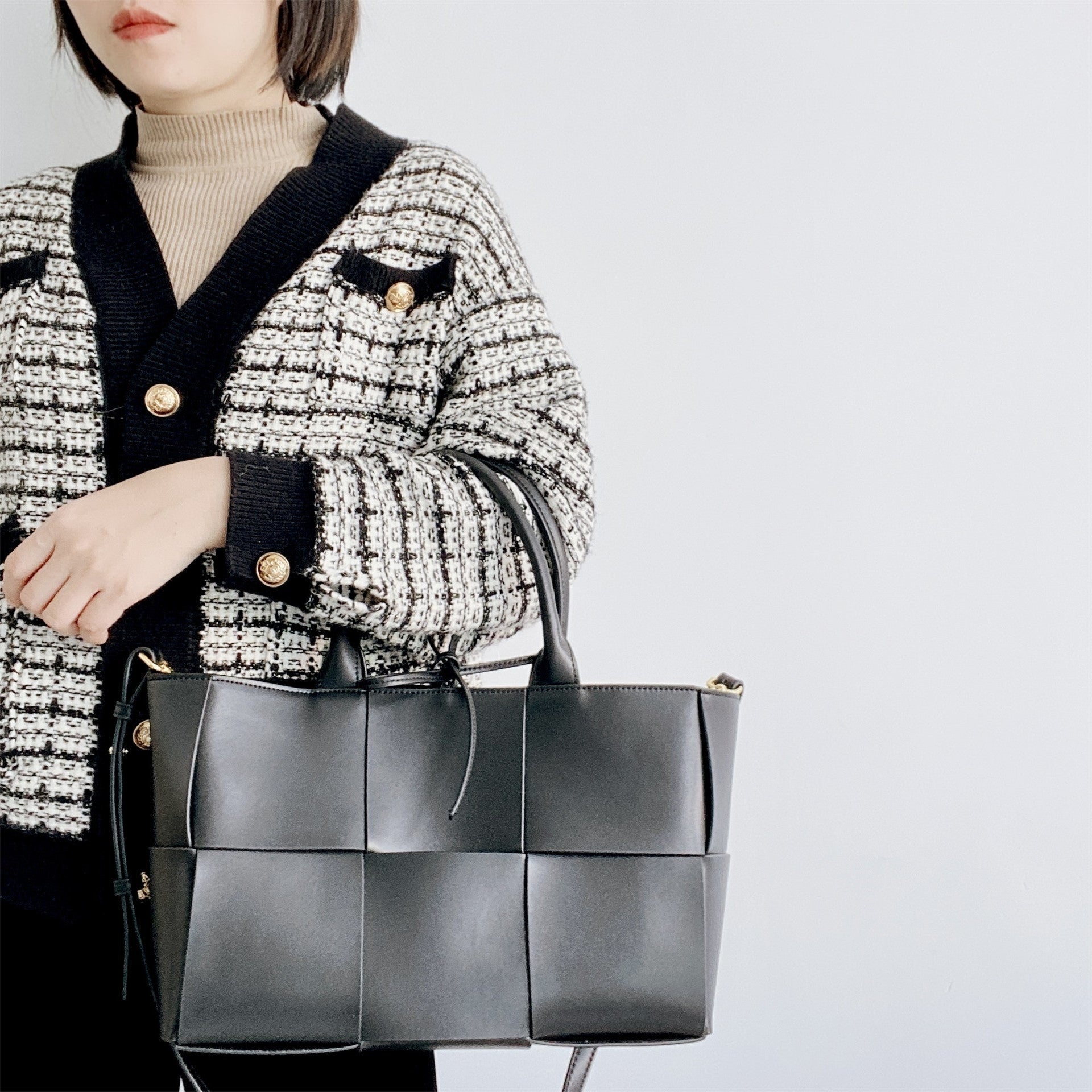 Womens Leather Intreccio Woven Large Tote Bag